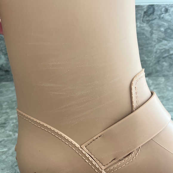 Jimmy Choo Yael Rain Boot in Camel size 38 - Picture 7 of 7